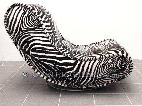 OLYMPUS DIGITAL CAMERA Bretz Laola hookipa sofastuhl zebra