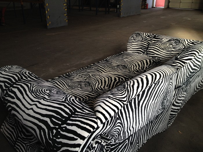 Bretz Mammut Sofa Zebra GoethesGalerie