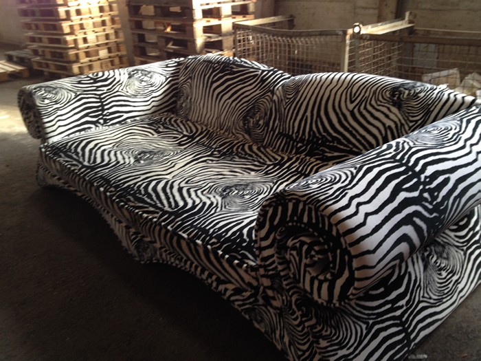 Bretz Mammut Sofa Zebra GoethesGalerie