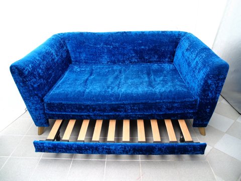 ausziehbares Bretz sofa Monster designklassiker lounge glamoursamt bett blau