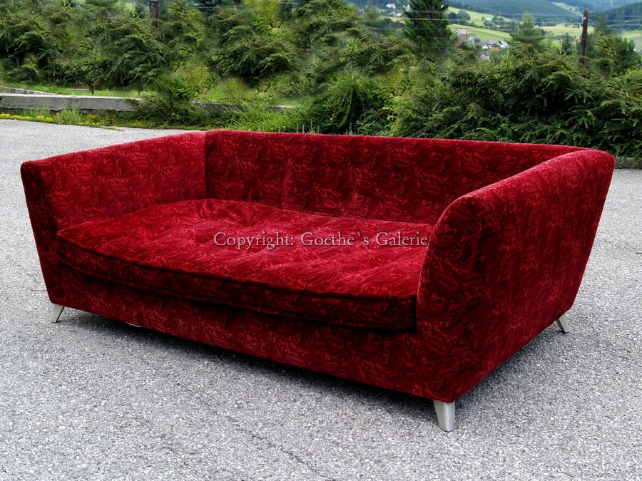 Riesensofalandschaft Rosenstoff Bretz Sofa ausziehbares Bettsofa rot