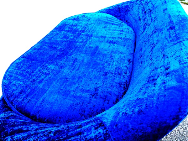 bretz sofa gebraucht ausstellungsstück Pool Ufo Designermöbel blau schimmersamt
