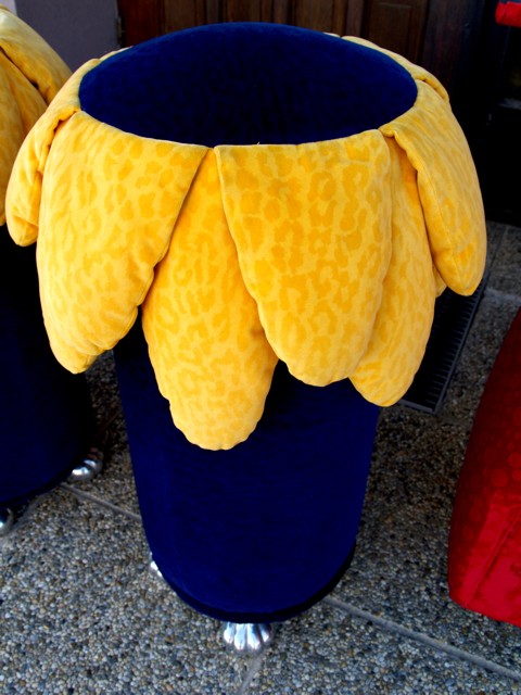 Barhocker Bretz Stuhl Sonnenblume Löwentatzen Designklassiker