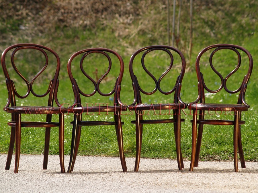 Bider (c) zeigen: restaurierte, antike Stühle, Bugholz THONET antike Stühle Thonet Engel Bugholz Sessel j.&J. Kohn Hoffmann R. Rainer Fledermaus Stadthalle Sessel