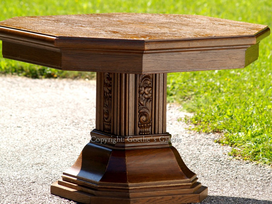 Foto (c) zeigt: antiken Speisetisch mit Säulenfuß Antiker Tisch Jugendstil ausziehbar
