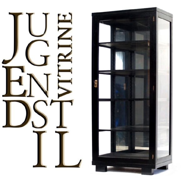 Foto (c) zeigt: Jugendstil Vitrine Jugendstil Möbel Antiquität Schrank antik Pfeilervitrine schwarz