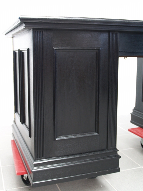 Schreibtisch antik restauriert massivholz Herrenzimmer Möbel Antiquität schwarz beschnitzt