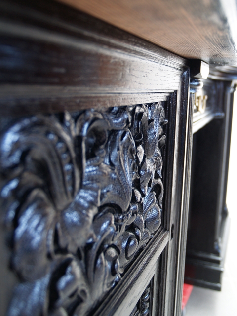 Schreibtisch antik restauriert massivholz Herrenzimmer Möbel Antiquität schwarz beschnitzt