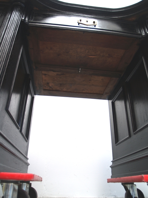 Schreibtisch antik restauriert massivholz Herrenzimmer Möbel Antiquität schwarz beschnitzt