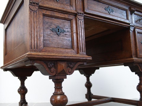 antiker Schreibtisch Detail Schreibtisch antik restauriert massivholz Herrenzimmer Möbel Antiquität beschnitzt