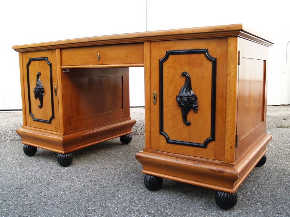 Schreibtisch antik restauriert massivholz Herrenzimmer Möbel Antiquität beschnitzt Kirsche