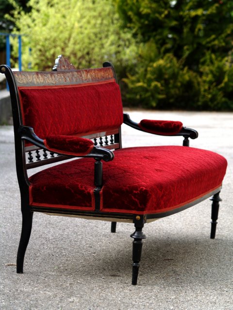 antikes sofa rot schwarz messing intarsien markat stil 4