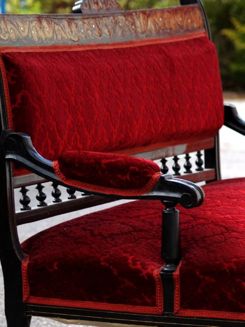 antikes sofa rot schwarz messing intarsien markat stil 5