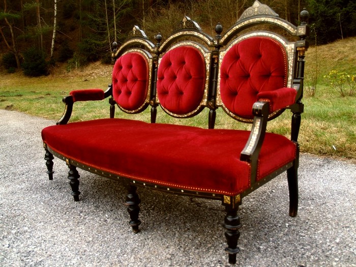 Antikes Sofa rot schwarz Gustavianisch Medaillon restauriert Intarsien Perlmutt Viktorianisch