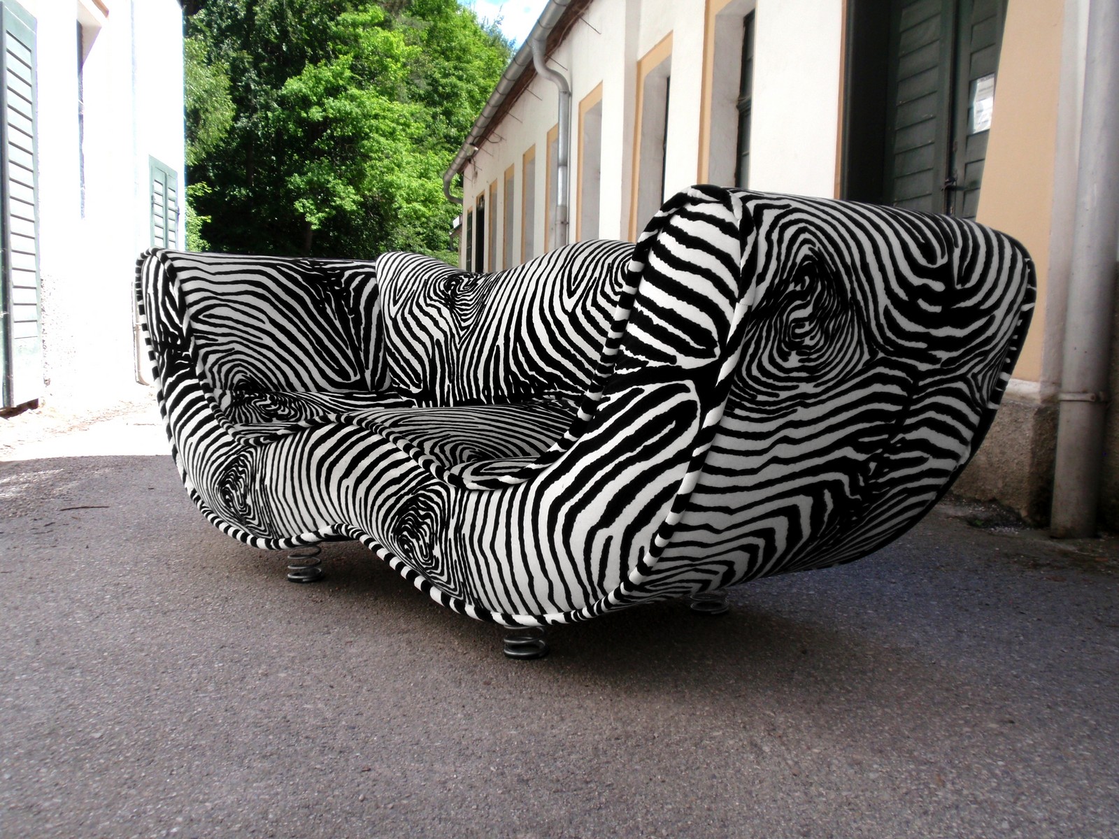Bretz Designklassiker Sofa Bett Laola Hookipa Zebra Federfüße schwarz