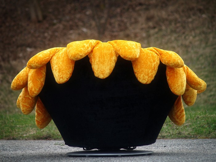 Bretz Stuhl Sunny Sofastuhl Bretz Sessel Blume drehbar Schaukelstuhl Sunny Samtstoff gelb schwarz