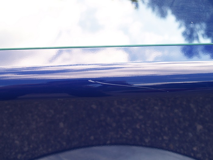 OLYMPUS DIGITAL CAMERA Bretz Designklassiker Metallmöbel Keith Haring Couchtisch blau gelb Fat Boys Popart Lizenzprodukt