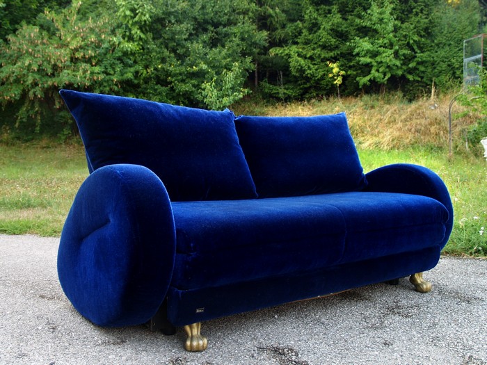 Bretz Designklassiker Sofa Popeye Bettsofa ausziehbares Bett blau Samt Mohair Stoff
