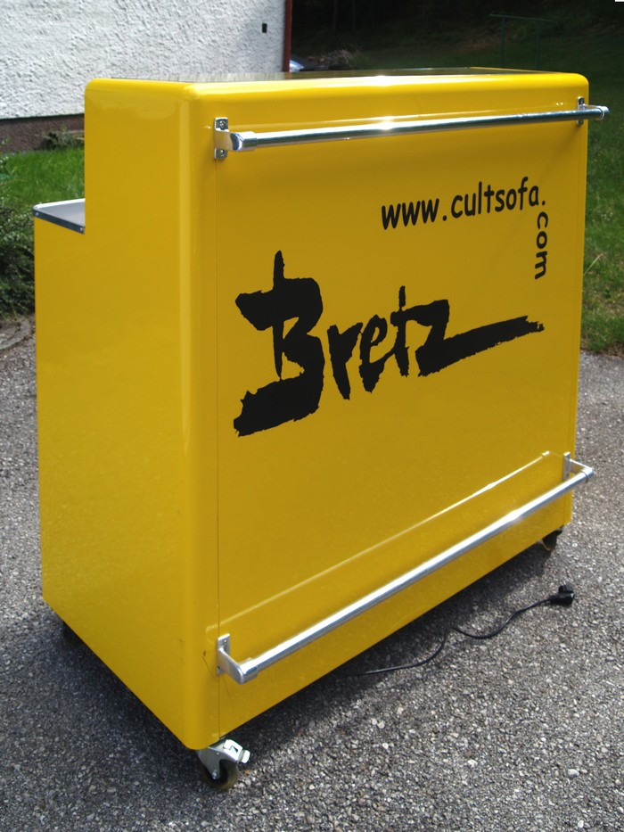 Bretz Designklassiker Metallmöbel Schrank kommode silber gelb Fat Boys Bar Außenküche Minibar Raumteiler Popart