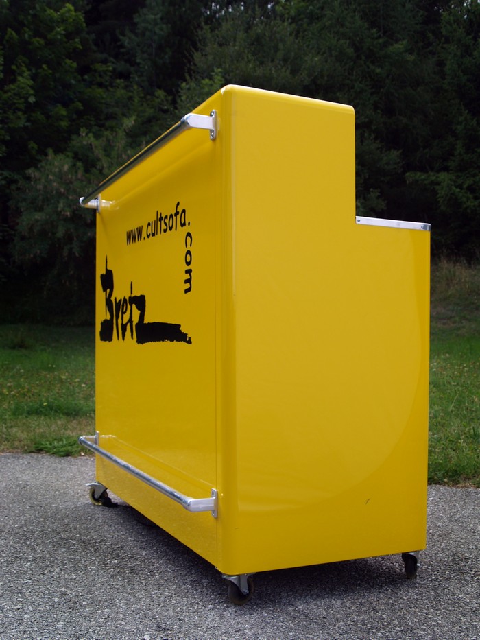 Bretz Designklassiker Metallmöbel Schrank kommode silber gelb Fat Boys Bar Außenküche Partykeller