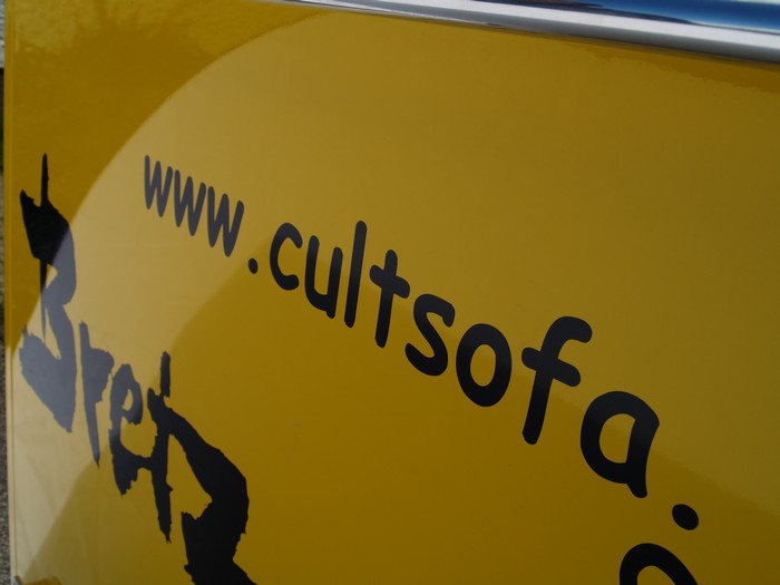 Bretz Designklassiker Metallmöbel Schrank kommode silber gelb Fat Boys Bar Außenküche Partykeller