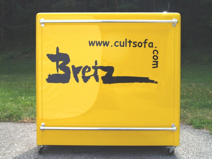 Bretz Designklassiker Metallmöbel Schrank kommode silber gelb Fat Boys Bar Außenküche Partykeller
