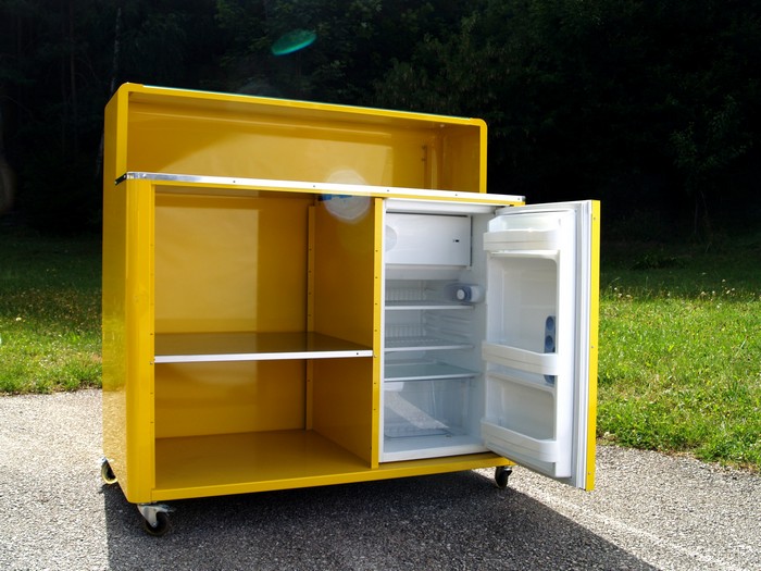 Bretz Designklassiker Metallmöbel Bar outdoor Küche Schrank kommode silber gelb Fat Boys Keith Haring Lizenz Edelstahl gelb Kühlschrank