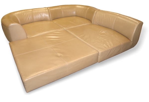 Fotos (c) zeigen Bretz Riesenwohlandschaft Chill Leder. Klick auf das Bild öffnet neues Fenster zu unserer Facebook-Seite wo wir neu eingetroffene Artikel akündigen bevor diese in unsere Shops eingestellt werden. Klicken Sie auf "like" damit Sie zu den Ersten gehören, die über NEU eingetroffene Ware informiert werden. Bretz sofa designklassiker lounge chill wohnlandschaft