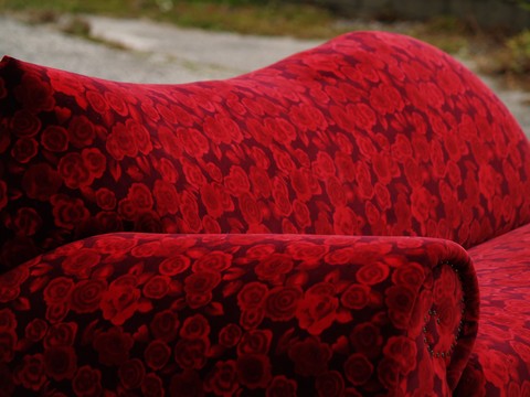 Bretz Designklassiker Sofa Gaudi Recamiere BArock Lounge Rosenstoff rot