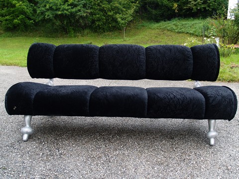 OLYMPUS DIGITAL CAMERA Bretz Designklassiker Sofa noir silver Design Möbel Shop Rübe