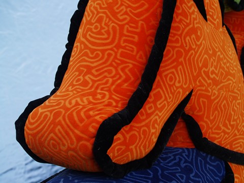 Bretz Designklassiker Sofa Loveseat Keith Haring Männchen Möbel Lizenzprodukt