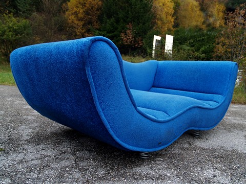 Bretz Designklassiker Sofa Laola Hookipa Liege Lounge Kräuselvelours blau Federfüße
