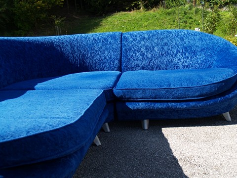 Bretz Designklassiker Sofa Stuhl Liege Eckbank Glamoursamt blau Pool Ufo