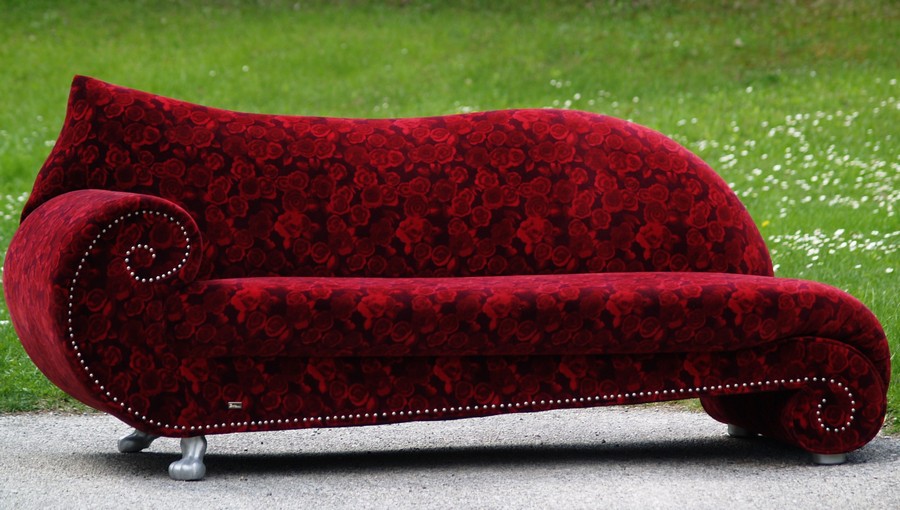 Bretz Designklassiker Sofa Gaudi Recamiere BArock Lounge Rosenstoff rot