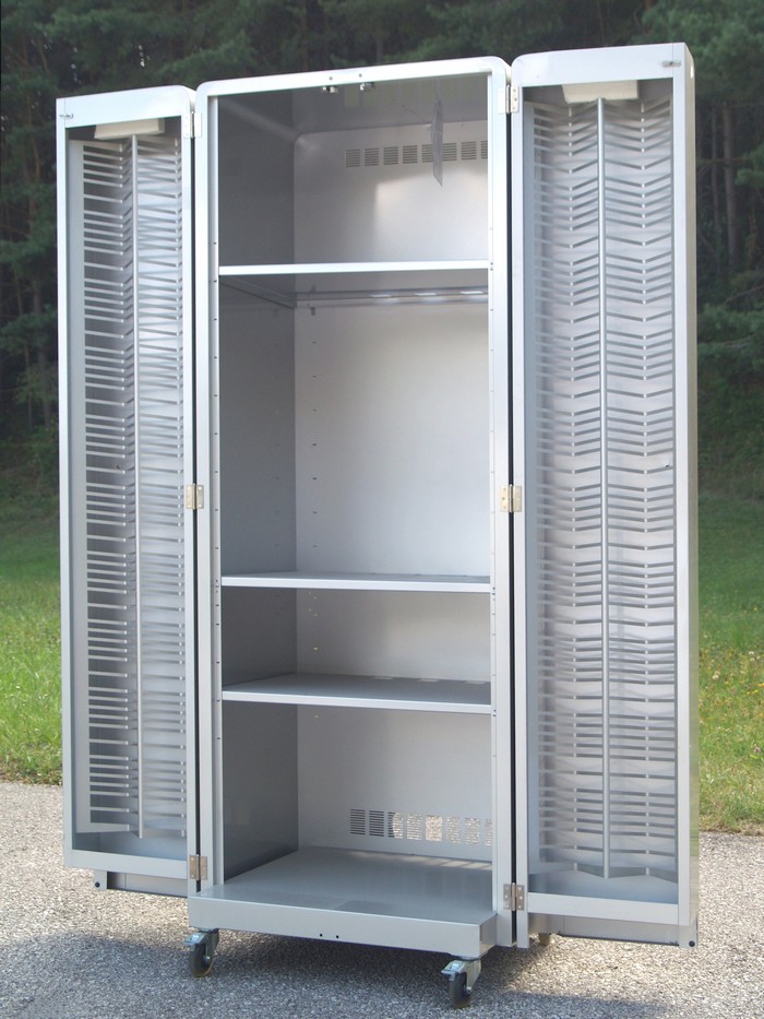 Bretz Metallschrank Bretz Designklassiker Metallmöbel Schrank kommode silber gelb Fat Boys