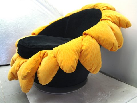 Drehstuhl Bretz Blume Sunny gelb schwarz drehbar Schaukelstuhl