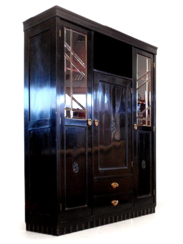 Foto (c) zeigt: Jugendstil Vitrine Jugendstil Möbel Antiquität Schrank antik Pfeilervitrine schwarz