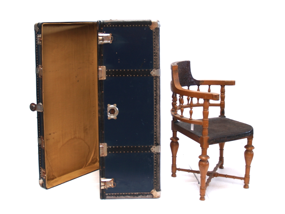 OLYMPUS DIGITAL CAMERA Oldtimer Truhe Reisekoffer Vintage Koffer