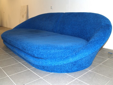 Bretz designklassiker Sofa Pool Ufo blau rosenfüße kräuselvelour