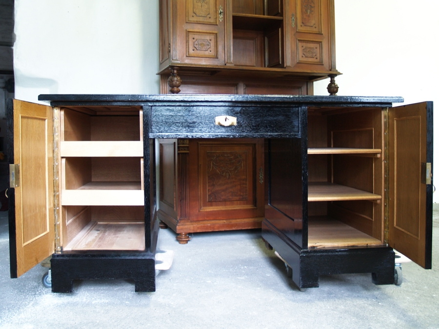 OLYMPUS DIGITAL CAMERA Antiker Schreibtisch restauriert schwarz