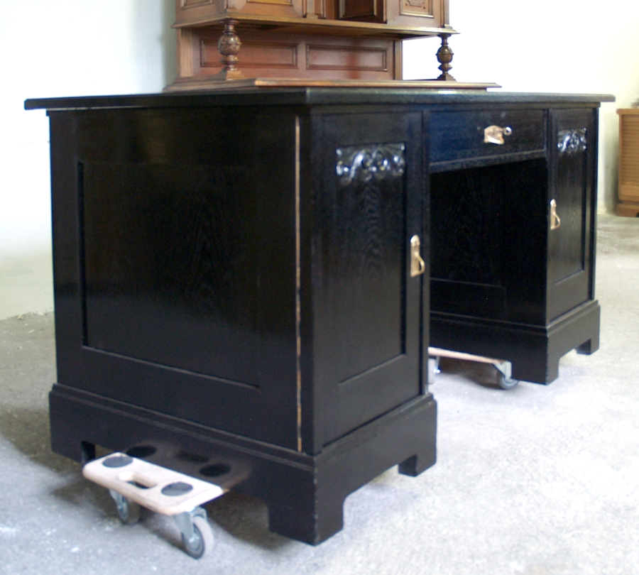 OLYMPUS DIGITAL CAMERA Antiker Schreibtisch restauriert schwarz