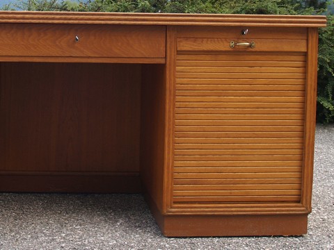 Schreibtisch antik restauriert massivholz Herrenzimmer Möbel Antiquität beschnitzt Rolladen Vintage Midcentury Industrial