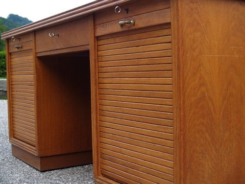 Schreibtisch antik restauriert massivholz Herrenzimmer Möbel Antiquität beschnitzt Rolladen Vintage Midcentury Industrial