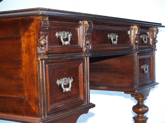 Schreibtisch antik restauriert massivholz Herrenzimmer Möbel Antiquität beschnitzt