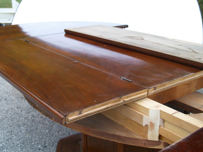 antiker Tisch ausziehbar runder Hotel Speisetisch