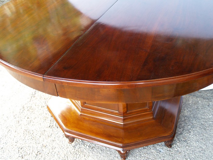 antiker Tisch ausziehbar runder Hotel Speisetisch