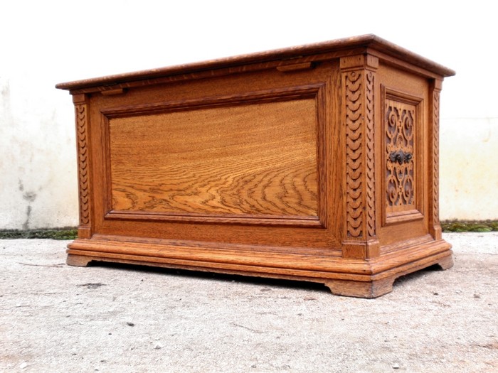 Truhe antik beschnitzt Gründerzeit Datiert Antike Truhe beschnitzt kaufen datiert 1902 Historismus 20. Jahrhundert Antiquitäten