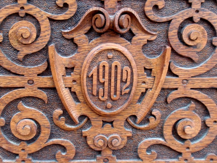 Truhe antik beschnitzt Gründerzeit Datiert Antike Truhe beschnitzt kaufen datiert 1902 Historismus 20. Jahrhundert Antiquitäten