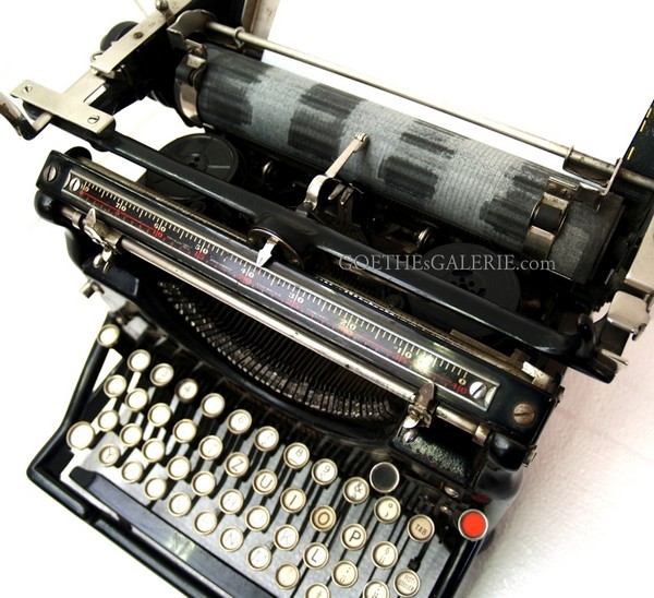 antike Underwood Schreibmaschine Typewriter Requisite Filmmöbel