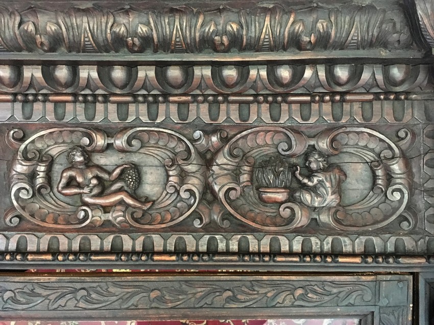 Schrank antik Engel Putten Renaissance Vitrine Bücherschrank Blätter Antiquität Möbel Renaissance